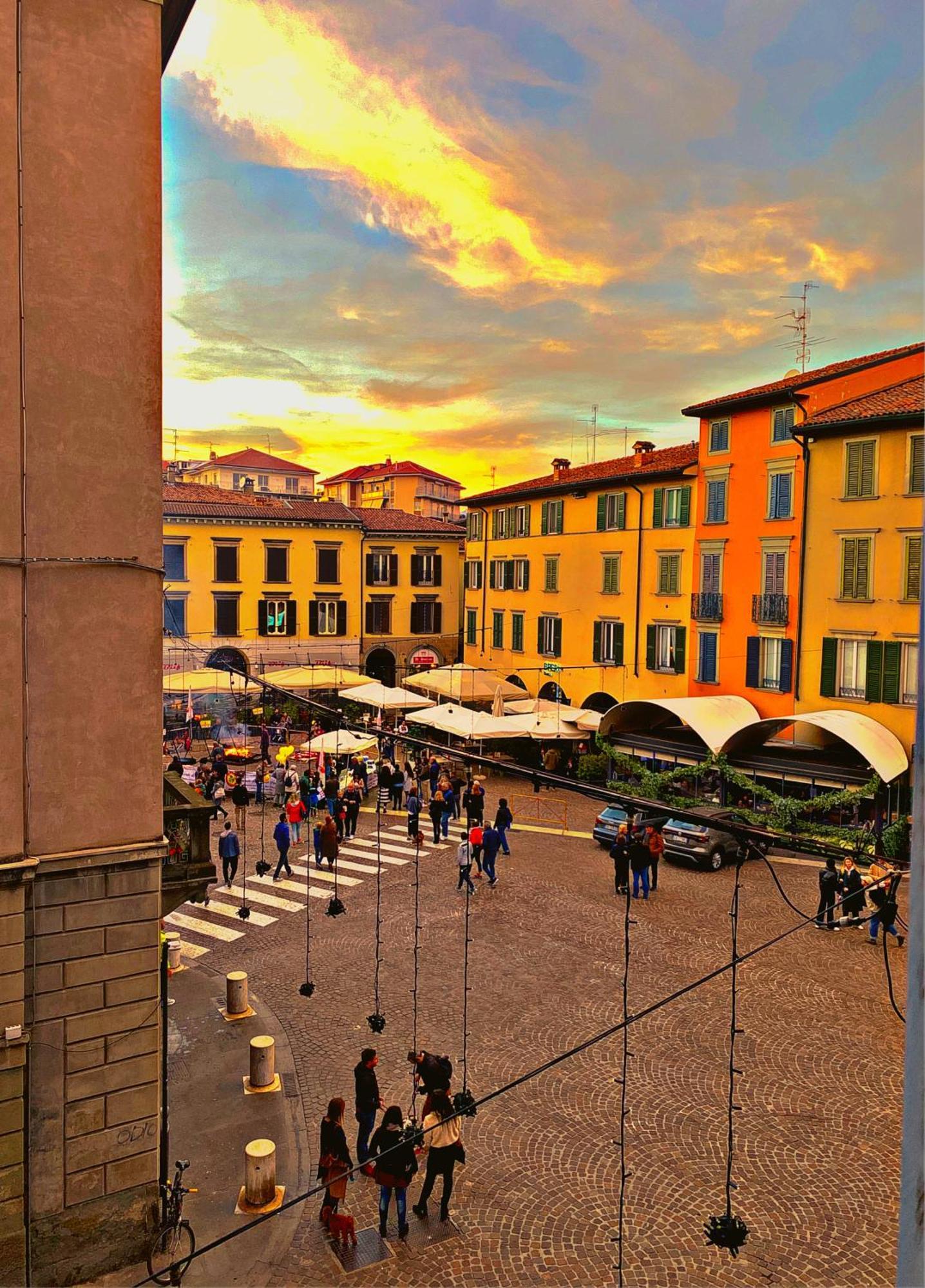 Appartamento Bergamo Centro Piazza Pontida - The Italian Escape Exterior photo